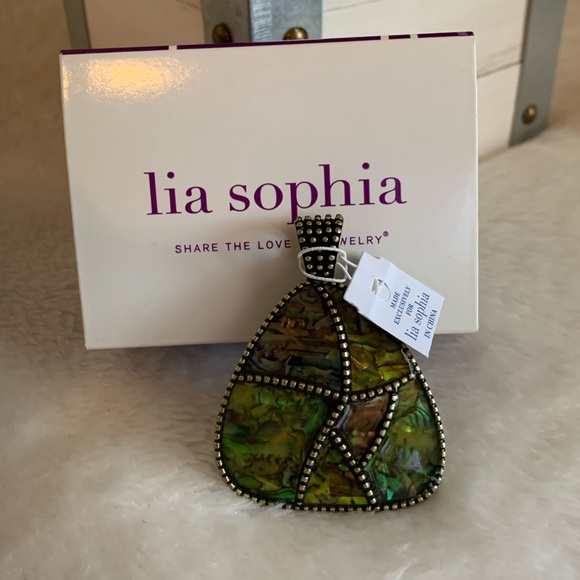 Lia Sophia Jewelry - Lia Sophia pendant
